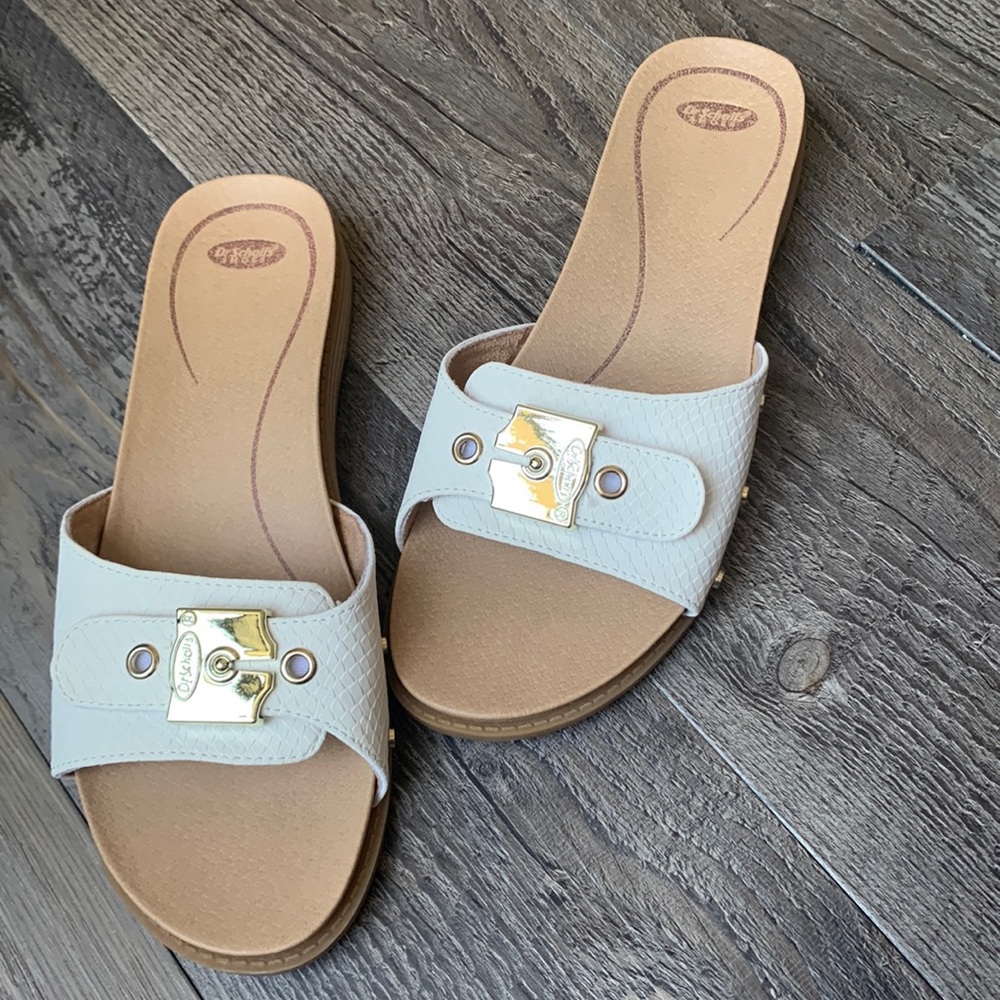 Dr Sholl's white Sandal Slides adjustable for wide feet or bunions 😉